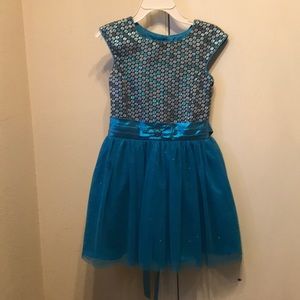 Girls dress